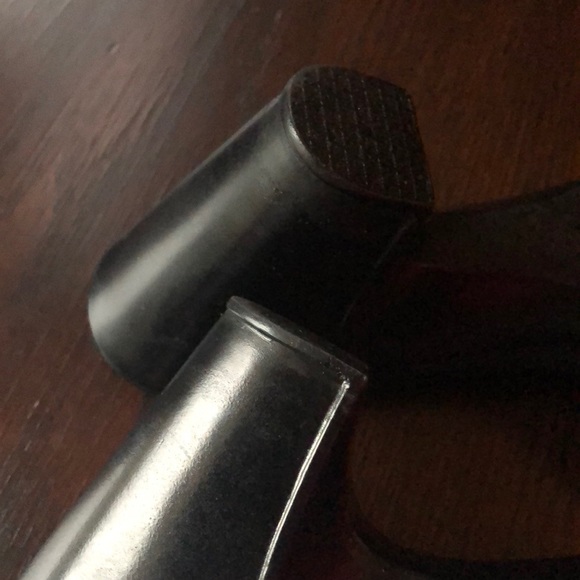 5/$25 Stuart Weitzman Sandals - Picture 8 of 8